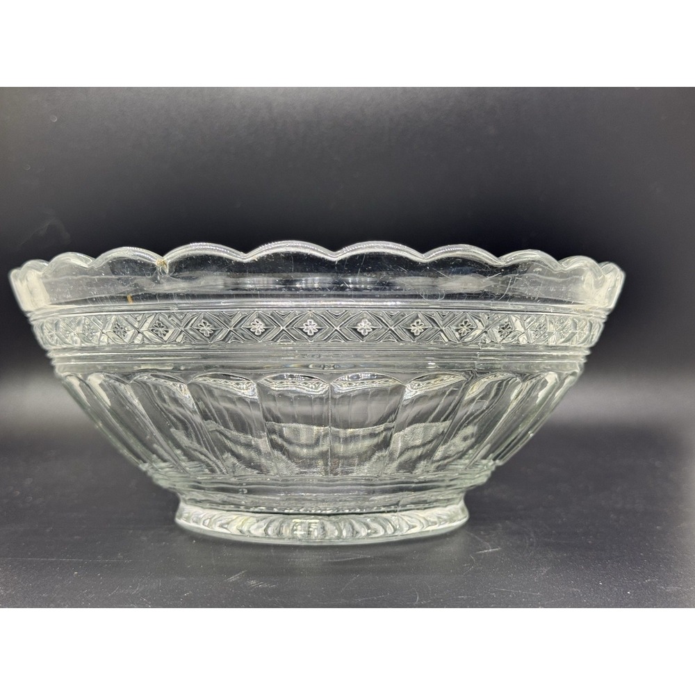 8"‎ Clear Vintage Bowl Scalloped Edge Ribbed Body